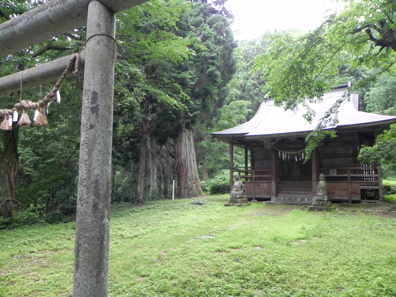 熊野神社の境内